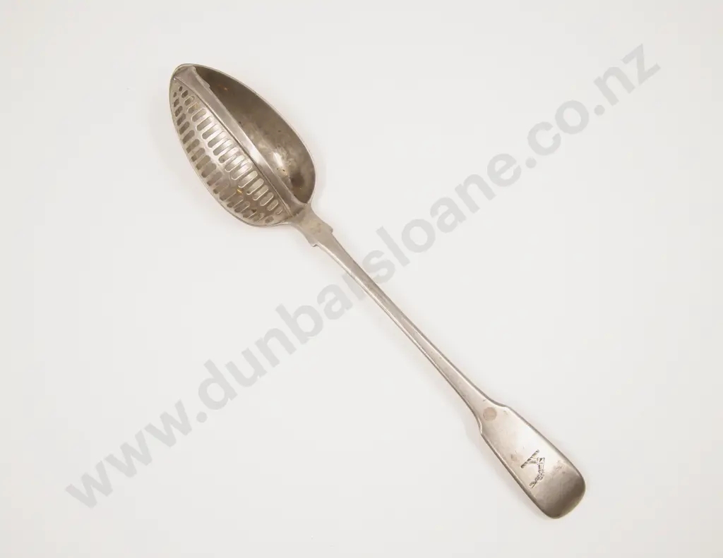 Geo III S/S Divider Spoon Image 1++