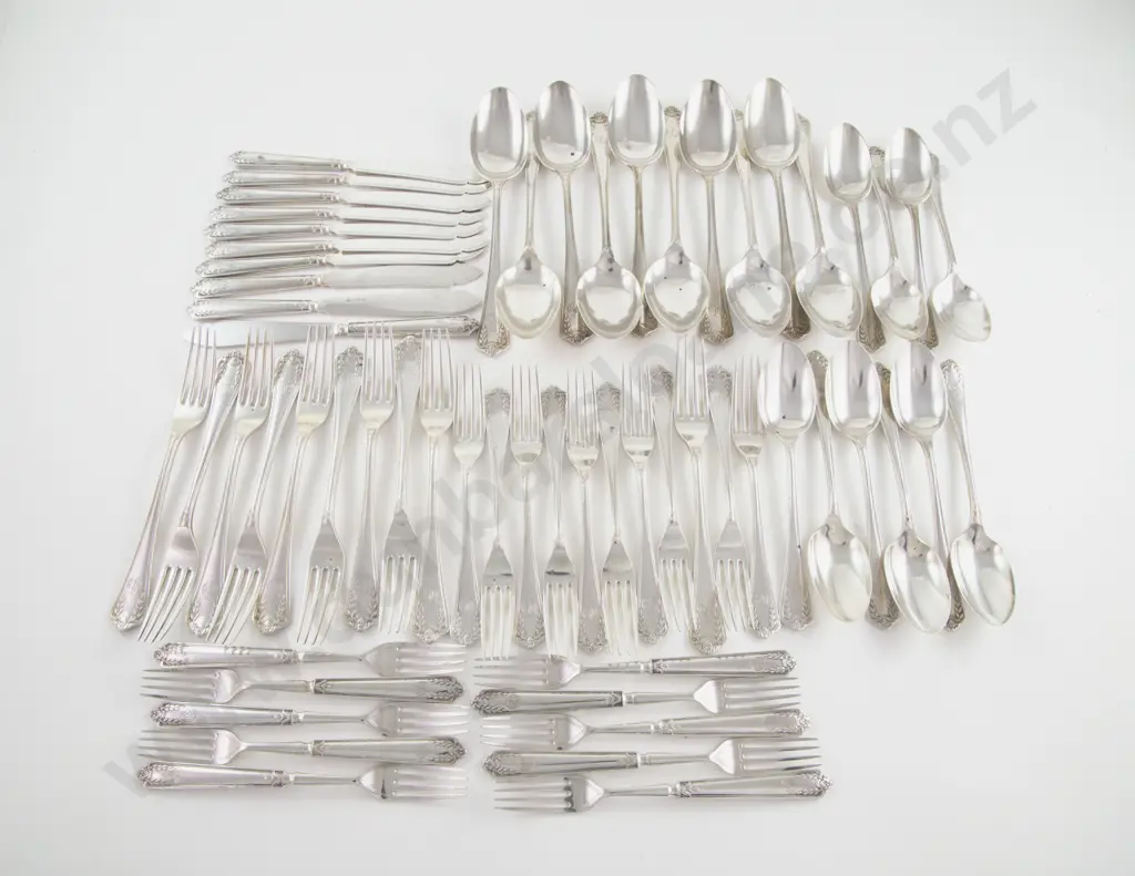 Fine Quality Geo V 60 Piece S/S Suite Of Cutlery by Elkington & Co Image 1++