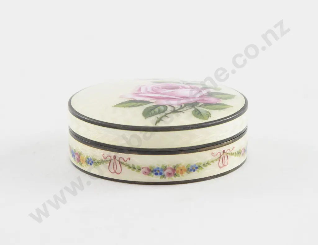 An Attractive Antique S/S Gilt & Guilloche Enamel Circular Pill Box Image 1++