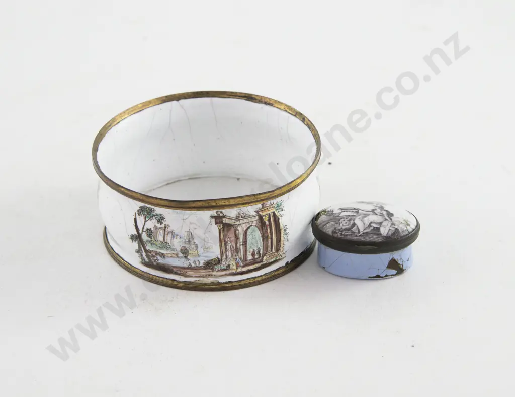 Geo III Bilston Enamel Oval Patch Box Image 1++