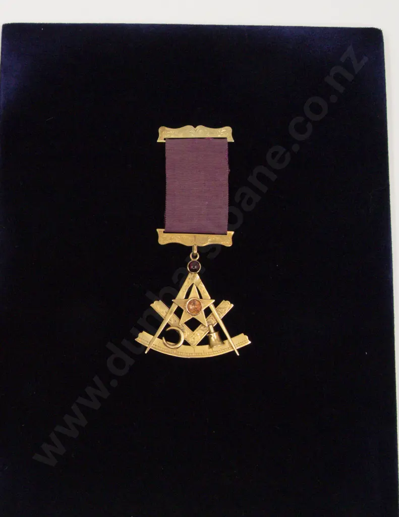 NZ Colonial 15ct Masonic Medal Image 1++