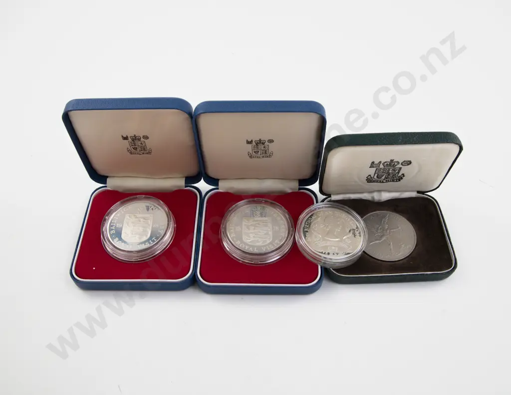 2006 Bailiwick of Guernsey Silver Proof Five Pounds with 25pence x3 Image 1++