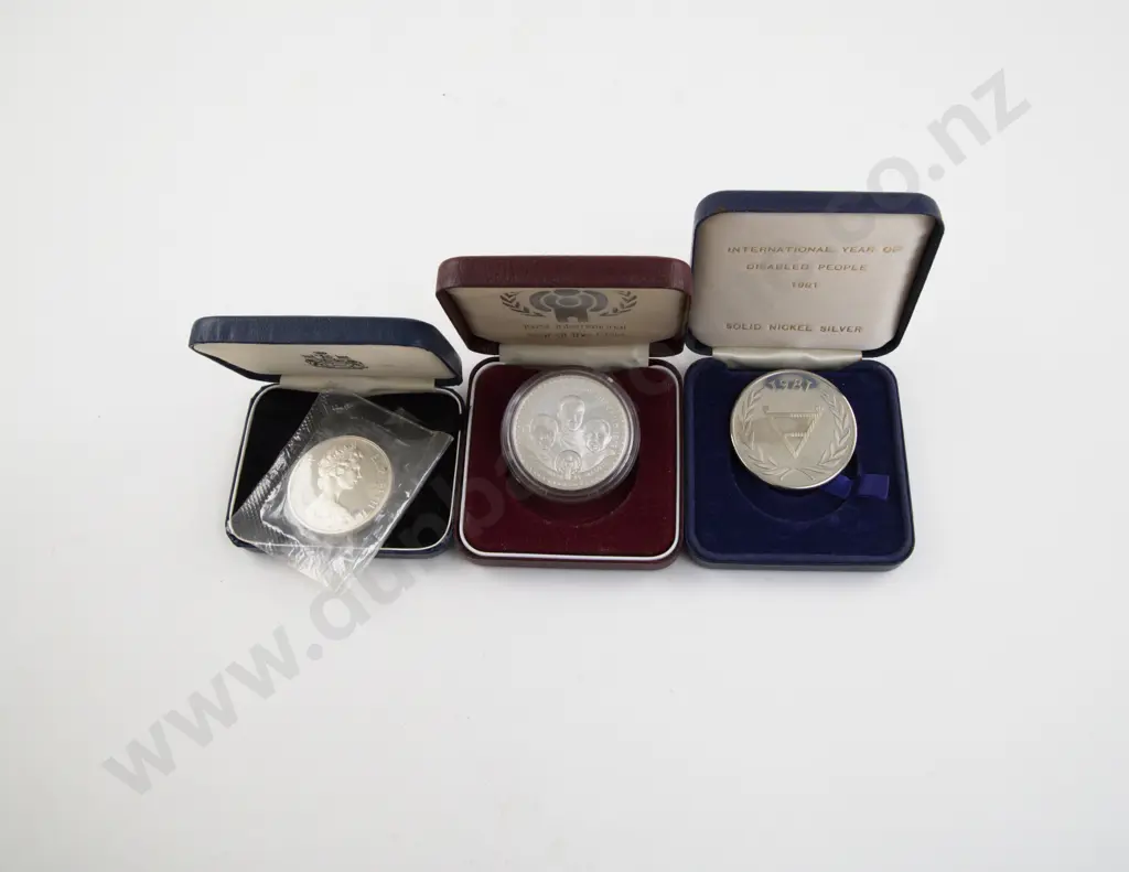 1979 Lesotho International Year of the Child 1oz Silver 15 Maloti Image 1++