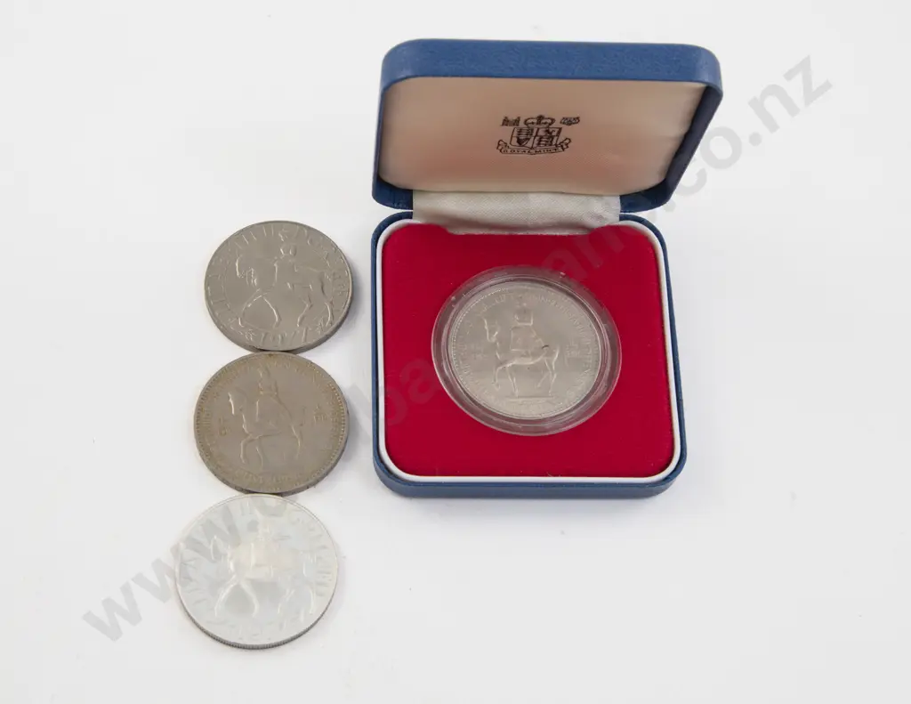 Royal Mint 1977 Elizabeth II Silver Proof with Unc Crown and Two Unc Five Shillings Image 1++