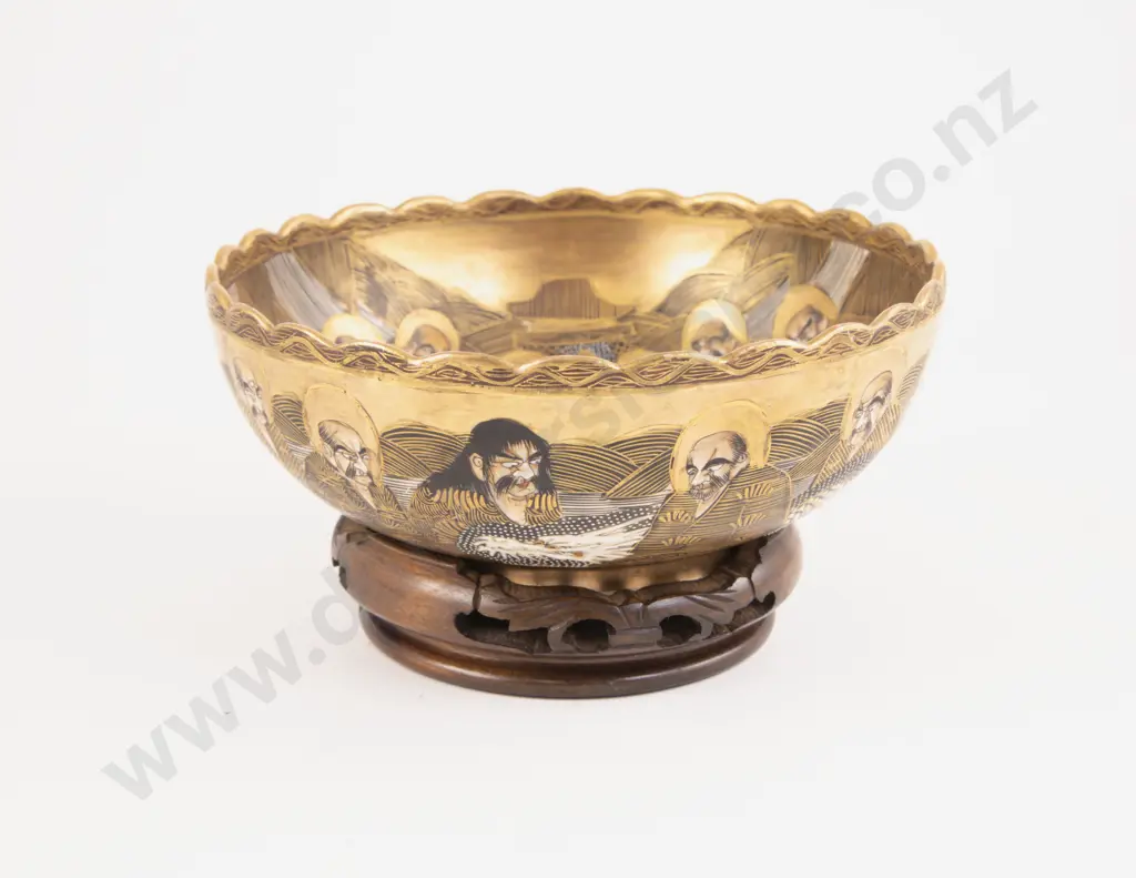 Japanese Satsuma Meiji Period Bowl on stand Image 1++