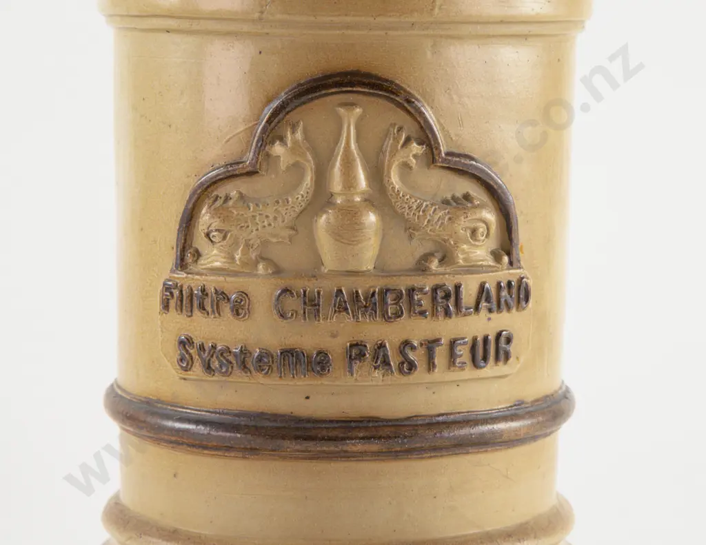 Late C19th Doulton's New Patent Stoneware Water Filter and Cover Image 1++