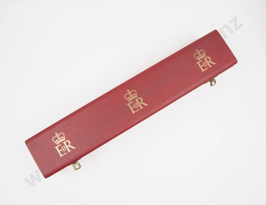 EIIR Knighthood Investiture Scroll Box Image 1++
