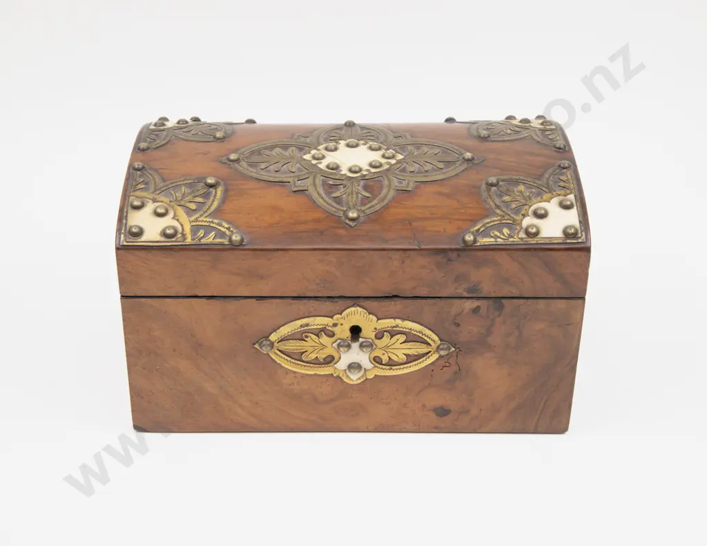 Victorian Gothic Revival Figured Walnut Tea Caddy Image 1++