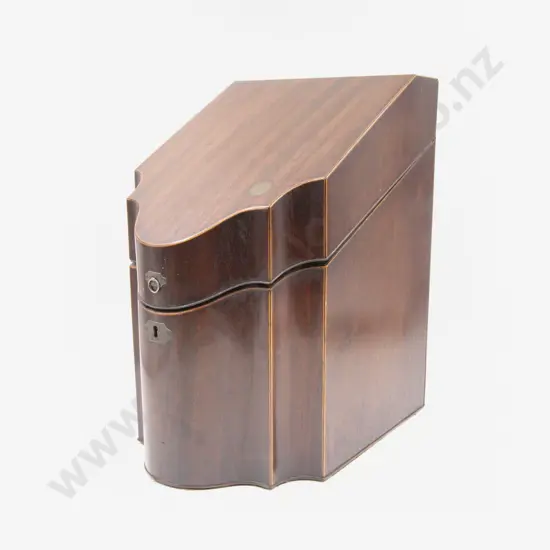 GeoIII Mahogany Boxwood Strung Serpentine Knife Box