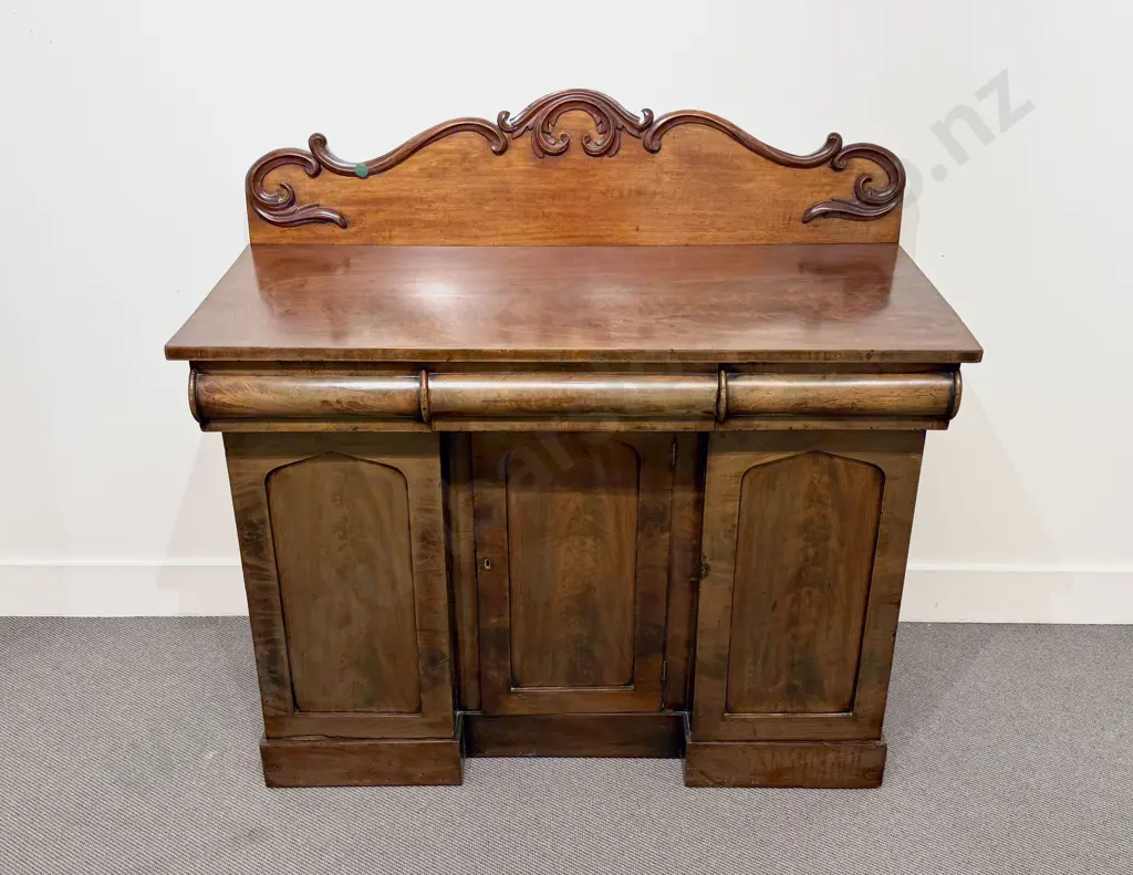 Victorian Mahogany Chiffonier Image 1++