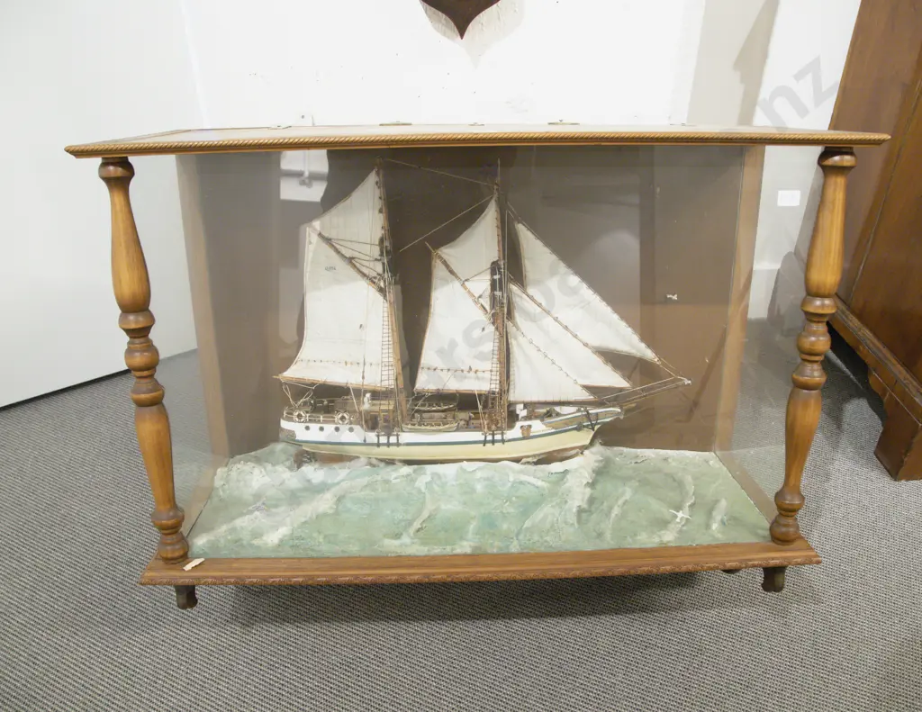 Glazed Display of the Sailing Ship The North Wind Image 1++