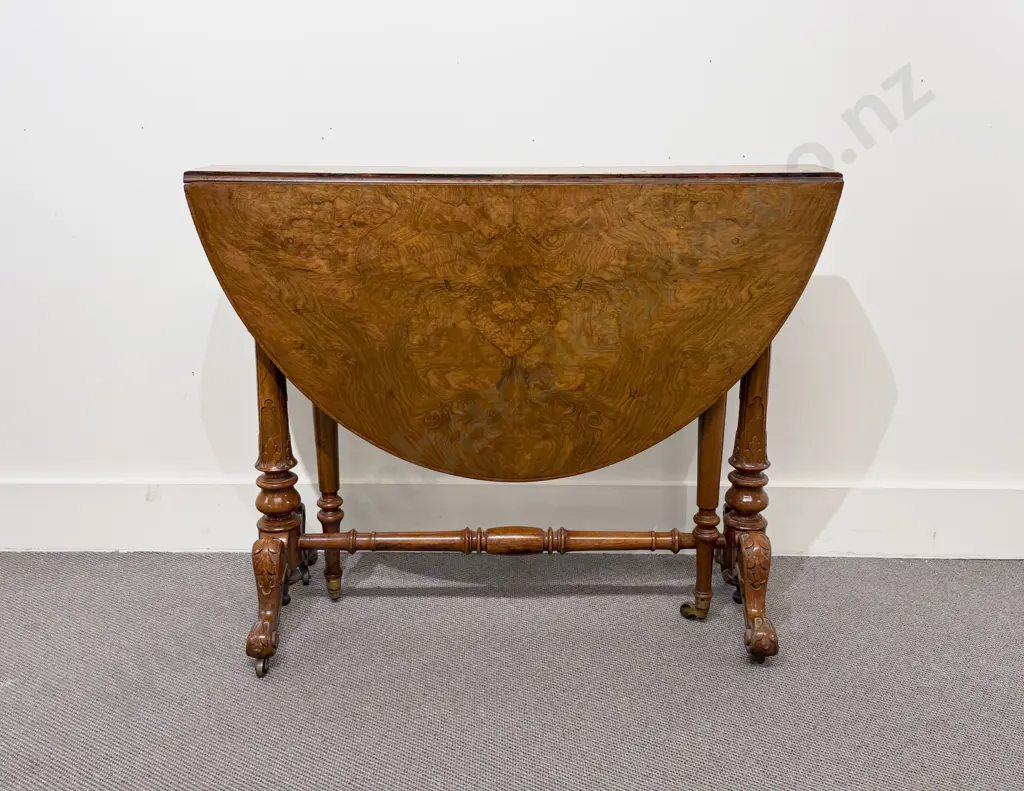 Victorian Figured Walnut Oval Sutherland Tea Table Image 1++