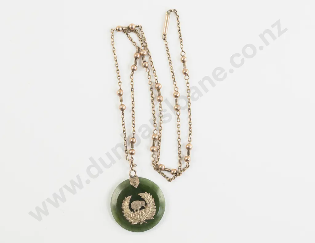 NZ 9ct Mounted Greenstone Circular Pendant Image 1++