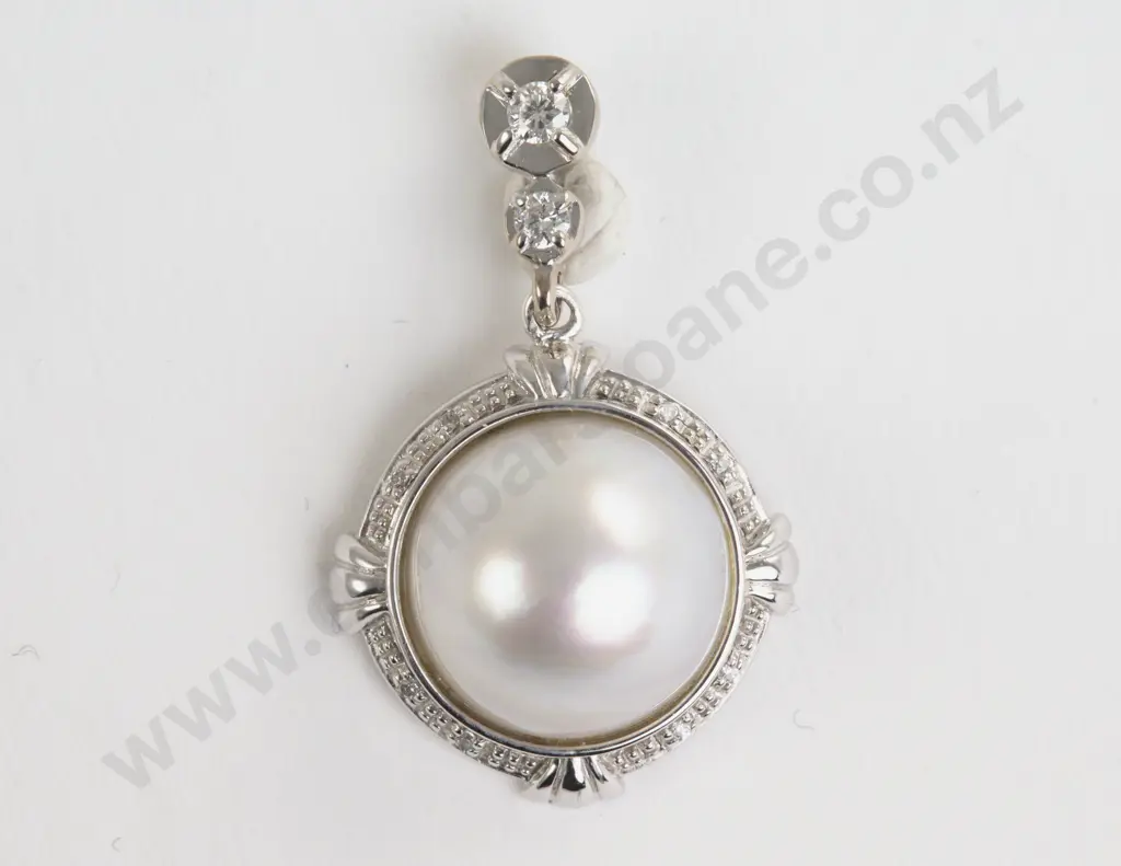 18ct White Gold Single Mabe Pearl and Diamond Pendant Image 1++
