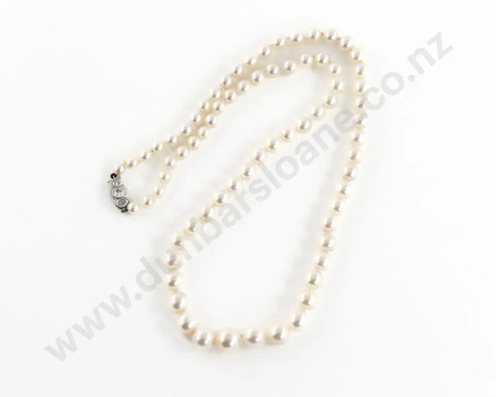 Single Strand Graduated Cultured Pearl Necklace Image 1++