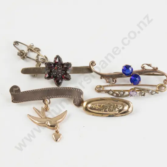 Five Edwardian 9ct Brooches