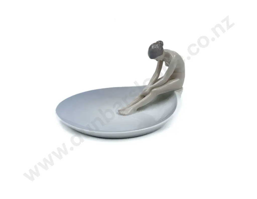 B&G Figural Dish Image 1++