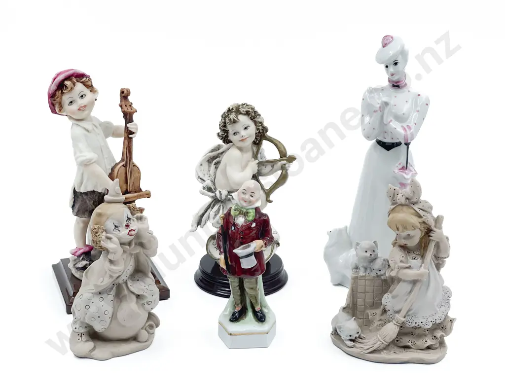 Qty of Assorted Figures Image 1++