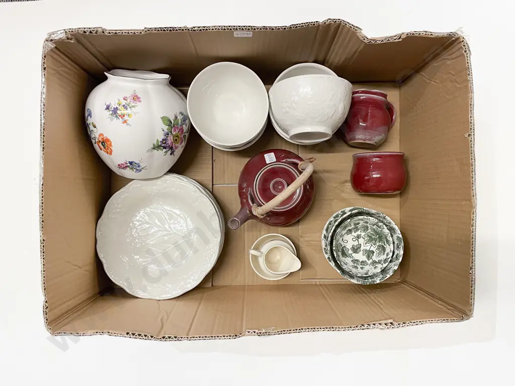 Qty of Assorted China and Pottery Etc Image 1++