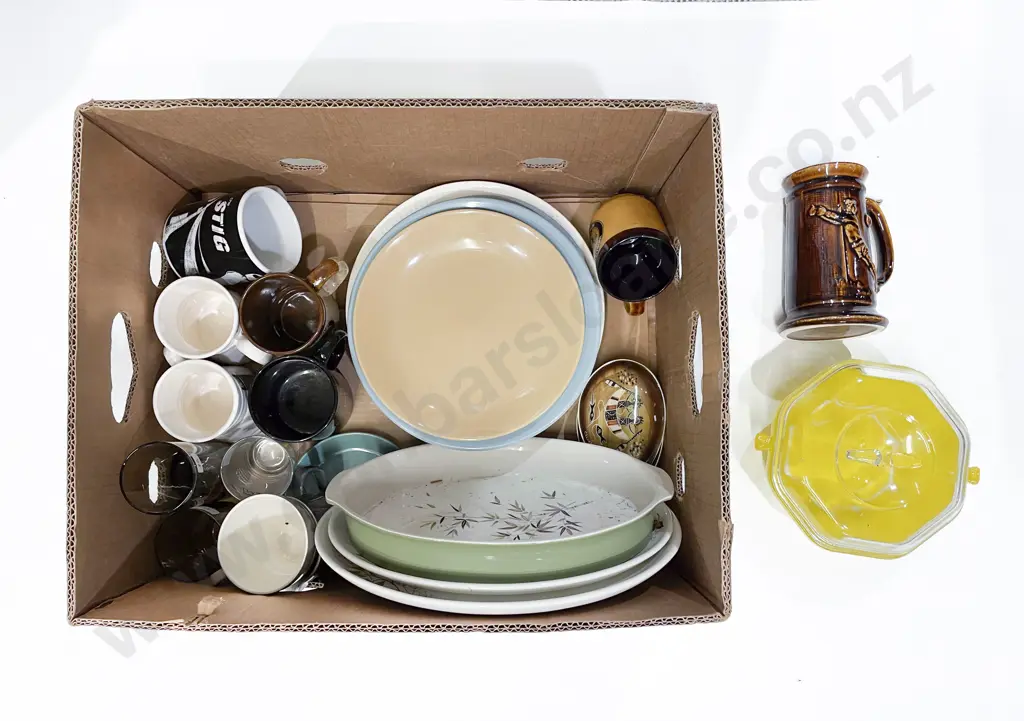 box Qty of Assorted Including Crown Lynn China and Oven Dish Image 1++