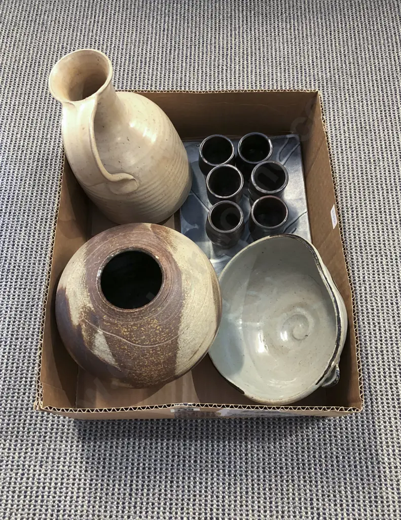 Box of Assorted NZ Pottery Image 1++