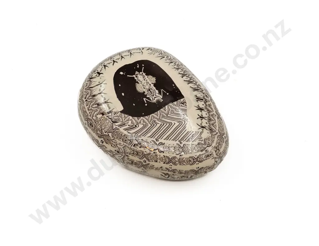 Decorative Ceramic Egg Form Image 1++