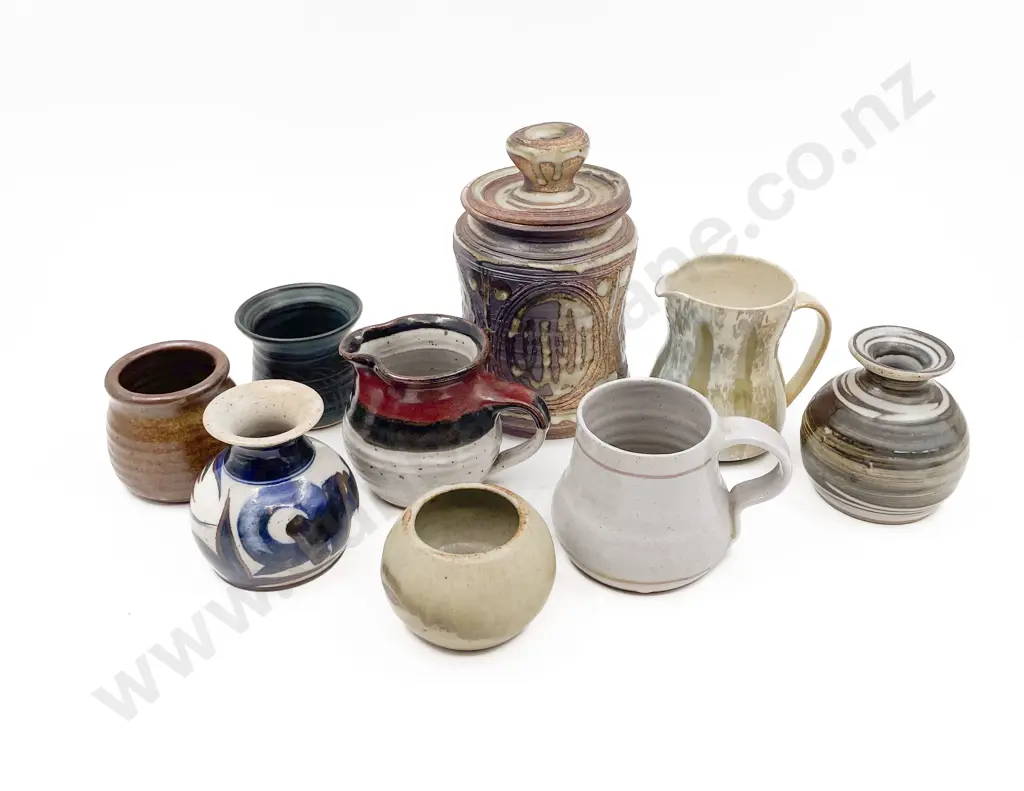 Small Qty of Assorted NZ Pottery Image 1++