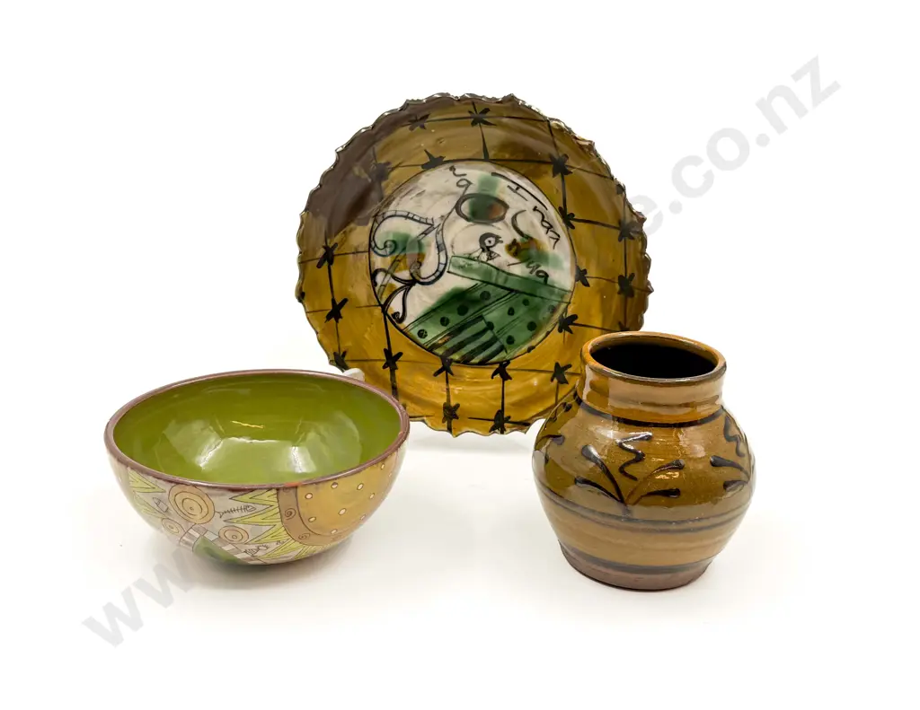 Three Pieces of NZ Pottery Image 1++