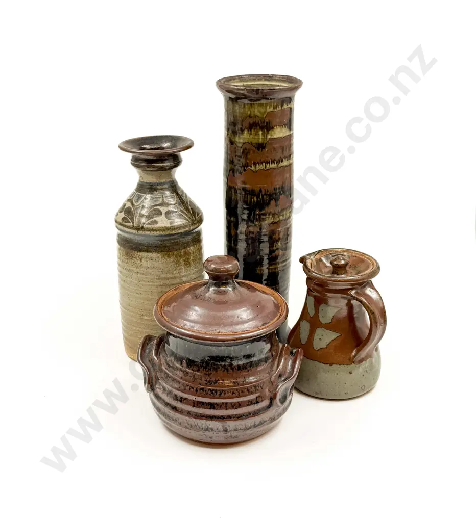 Four Pieces of NZ Pottery Image 1++