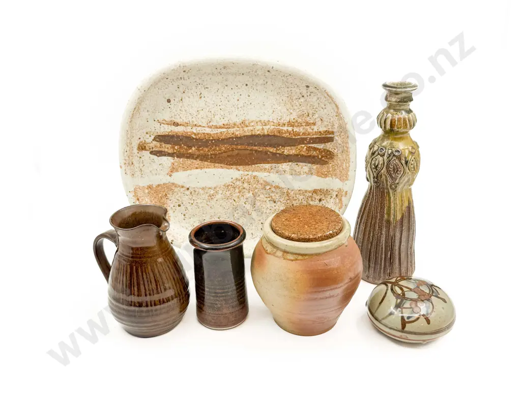 Qty of Assorted NZ Pottery Image 1++