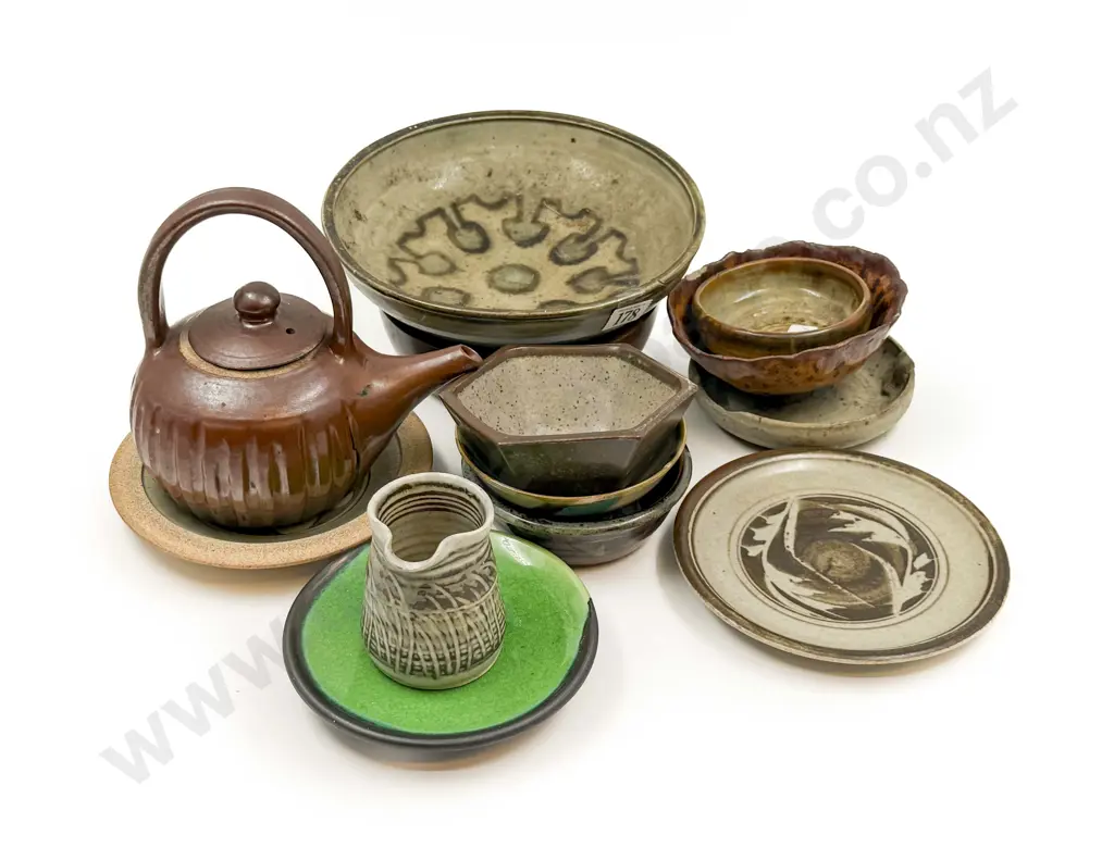 Qty of NZ Pottery Image 1++