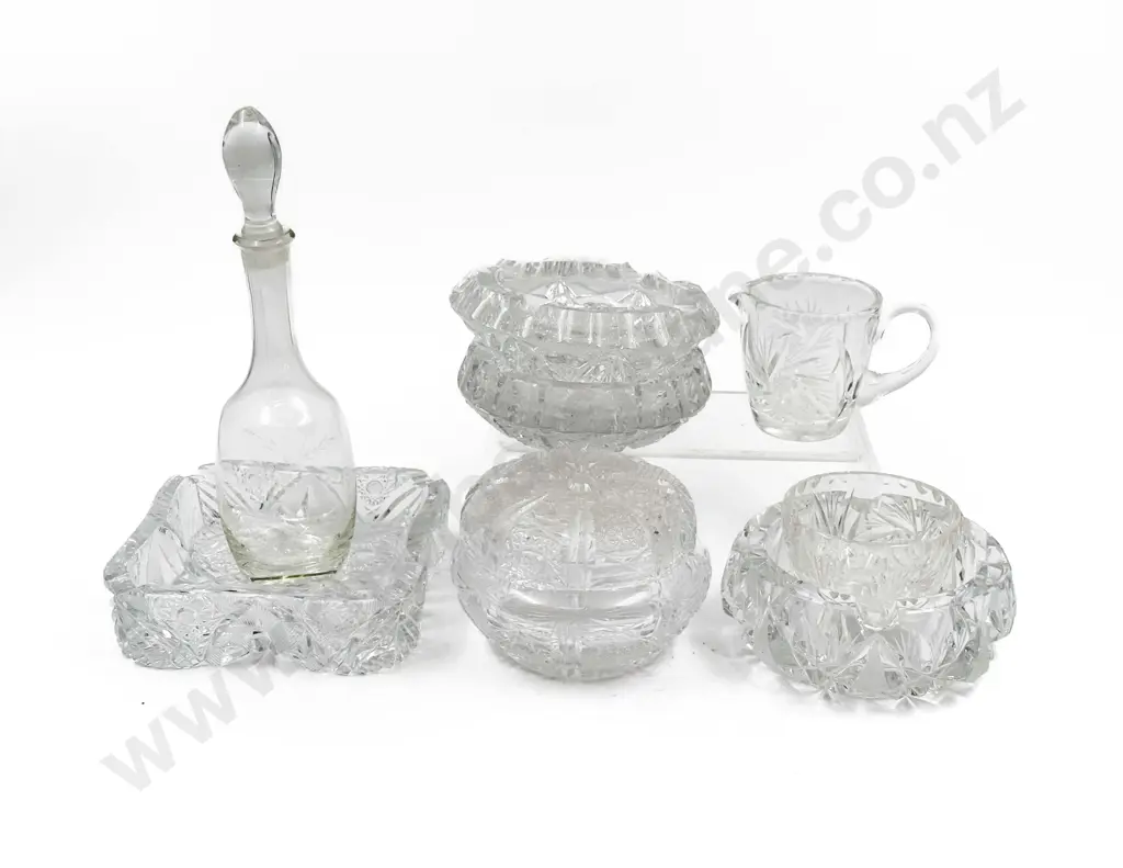 Qty of Assorted Crystal and Glassware Image 1++