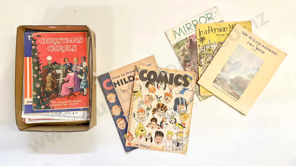 Qty of Assorted Vintage Magazines and Comics Including Disney Image 1++