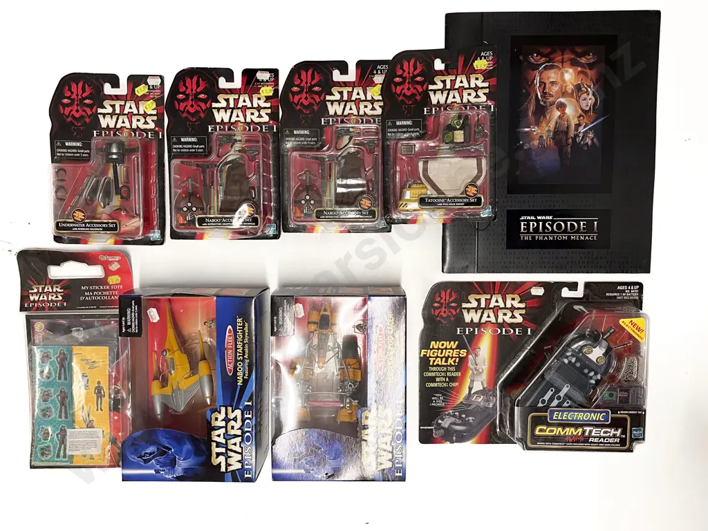 Assorted Star Wars Collectables - Seven Packed with Booklet Image 1++