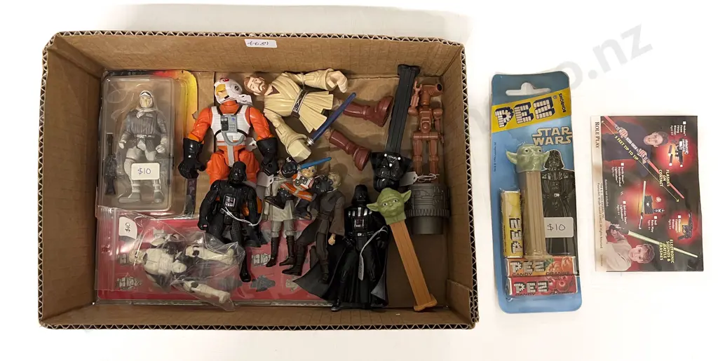 Assorted Star Wars Pez and Various Figures Image 1++