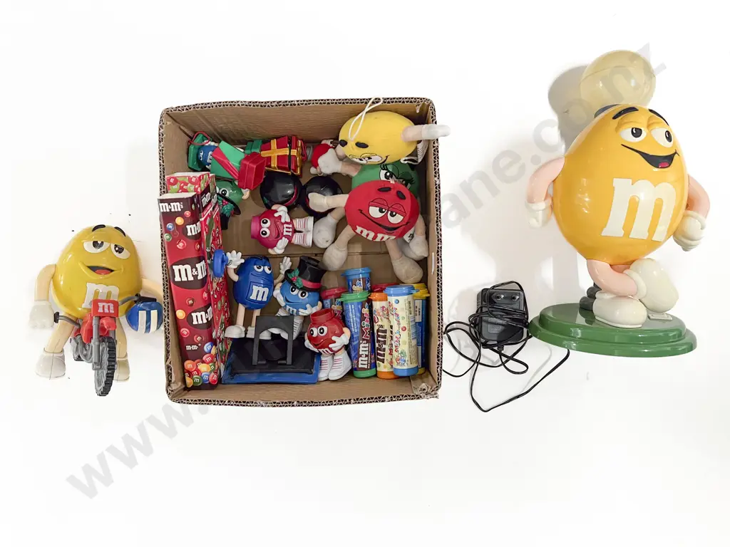 Assorted M&M Collectables Image 1++