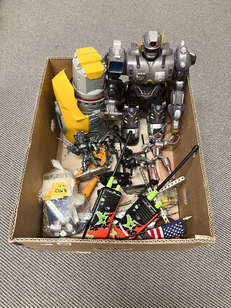 Qty of Assorted Robots and Metal Figures Etc Image 1++
