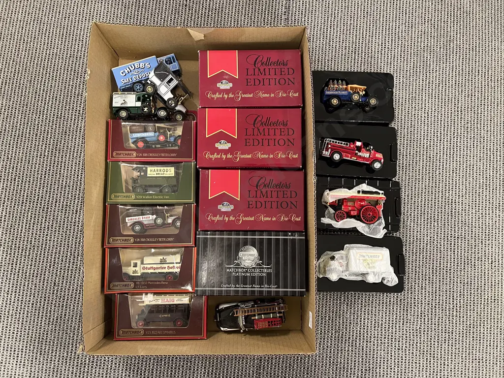 Models of Yesteryear 13 Boxed and Unboxed Models Image 1++
