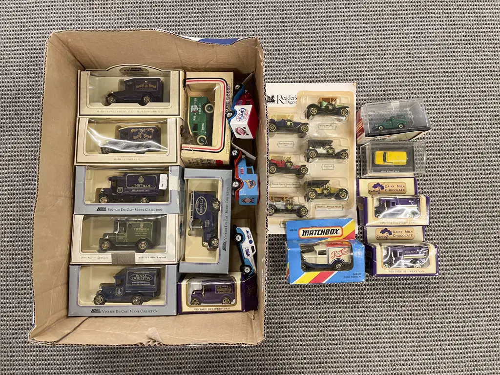 Assorted Boxed and Unboxed Vintage Cars Image 1++
