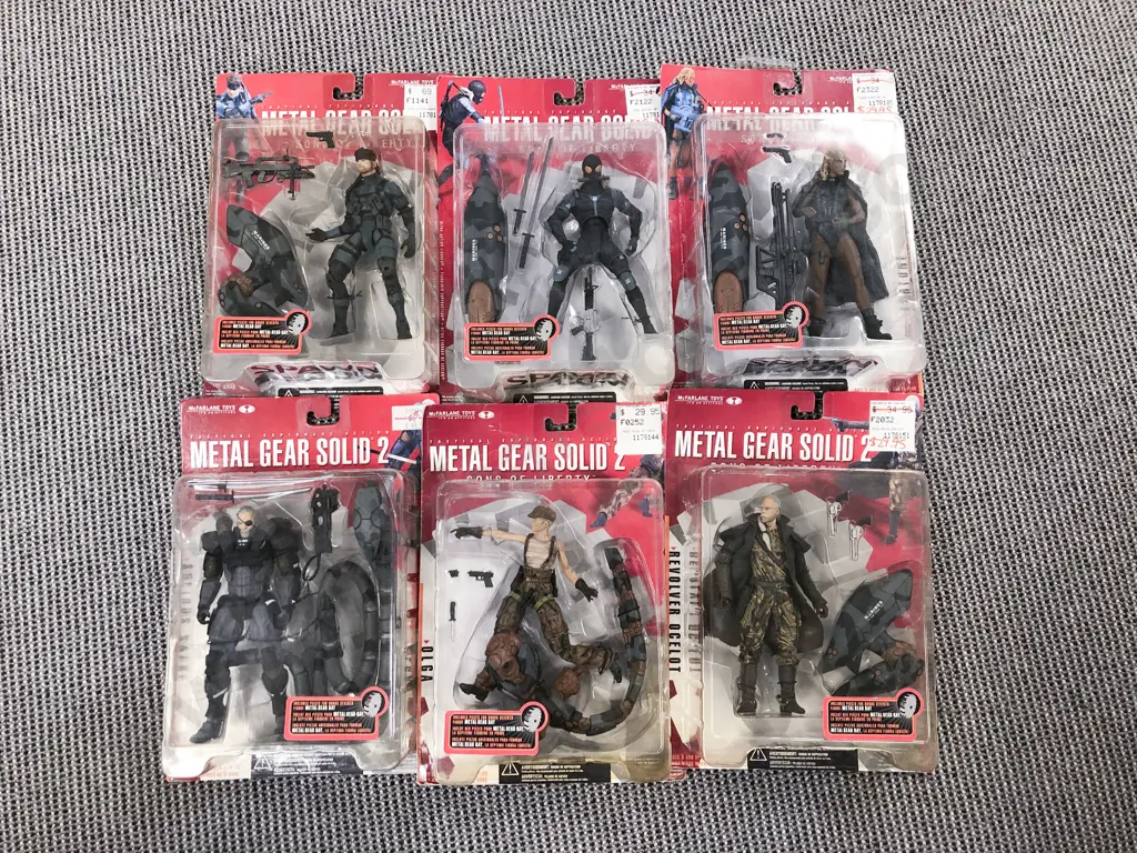 Six Bubble Packed Metal Gear Solid 2 Models Image 1++