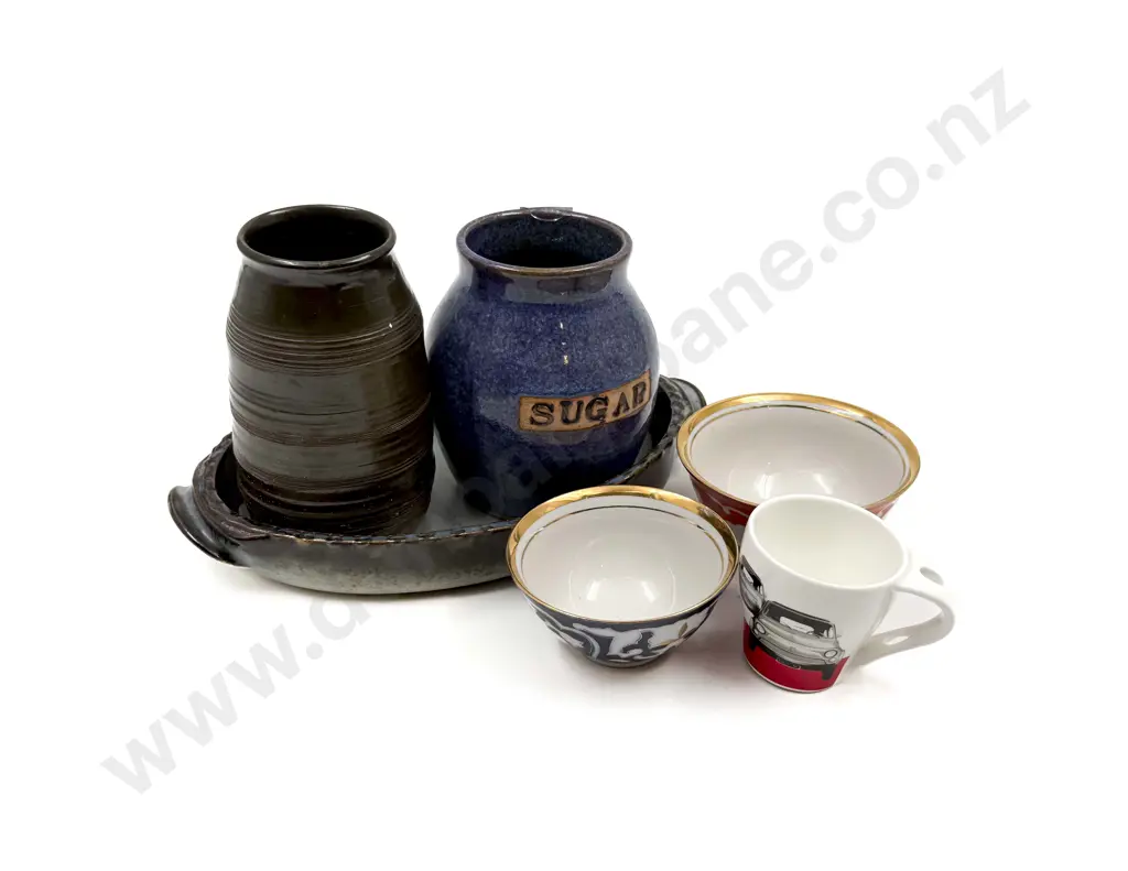 Small Qty of Assorted Pottery and China Image 1++