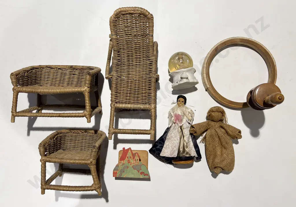 Qty of Assorted Doll Furniture Etc *PLEASE NOTE PHOTO CHANGE Image 1++