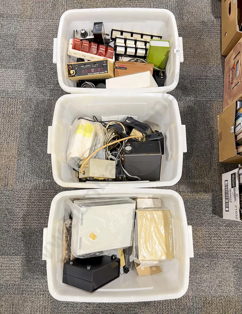 Three Tubs of Assorted Vintage Electronics Image 1++
