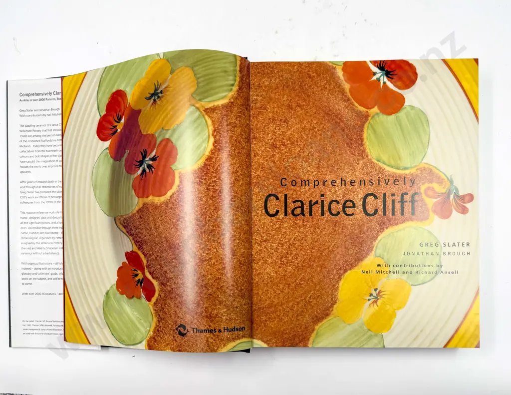 Comprehensively Clarice Cliff - Thames & Hudson Image 1++