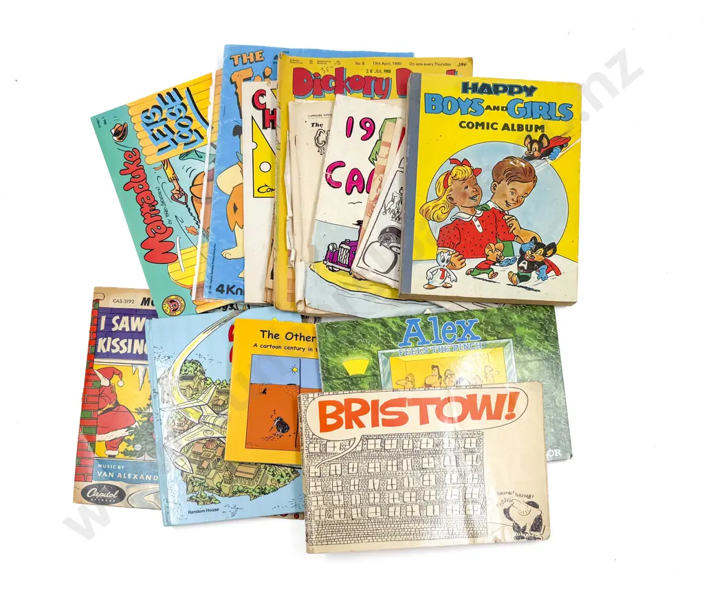 Small Qty of Vintage Childrens Books etc Image 1++