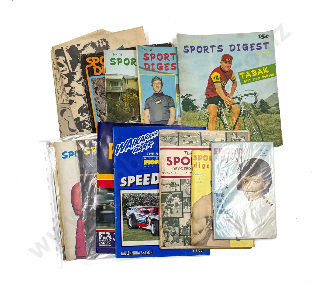 Qty of Assorted Vintage Sports Journals Image 1++