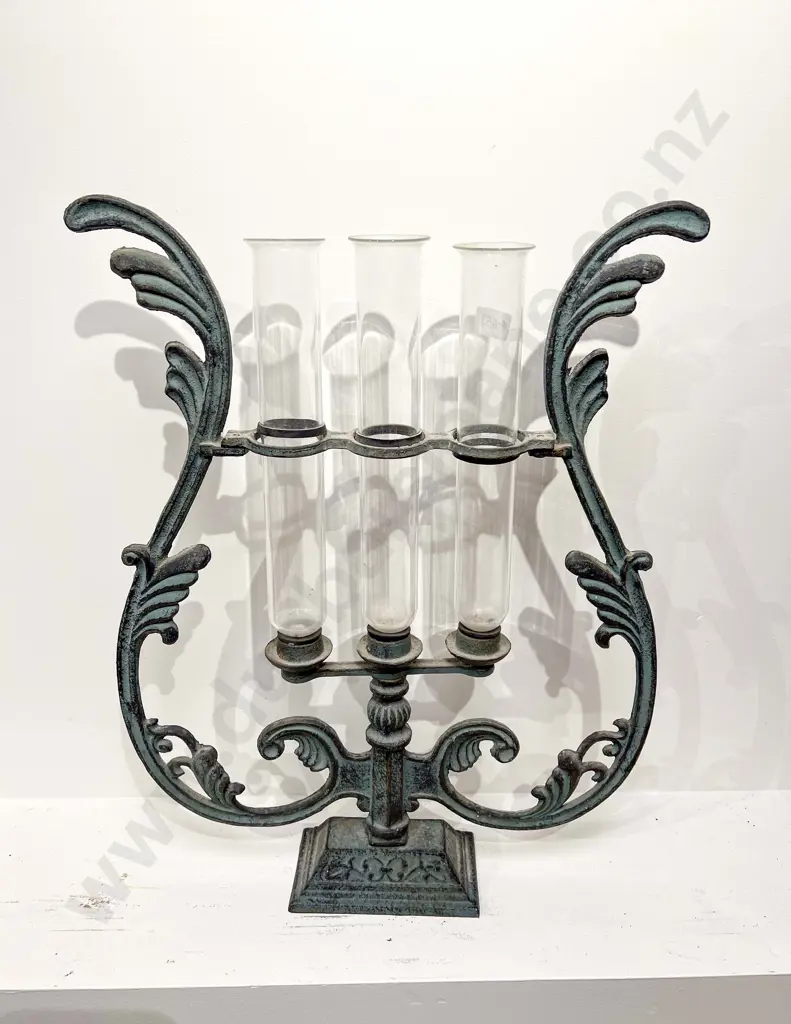 Wrought Metal Flower Holder Image 1++