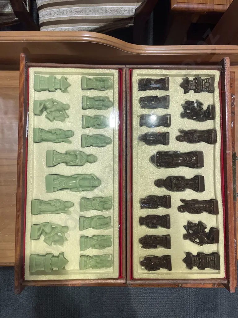 Chinese Folding Chess Board & Pieces Image 1++