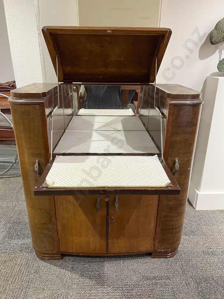C1930's Cocktail Cabinet Image 1++