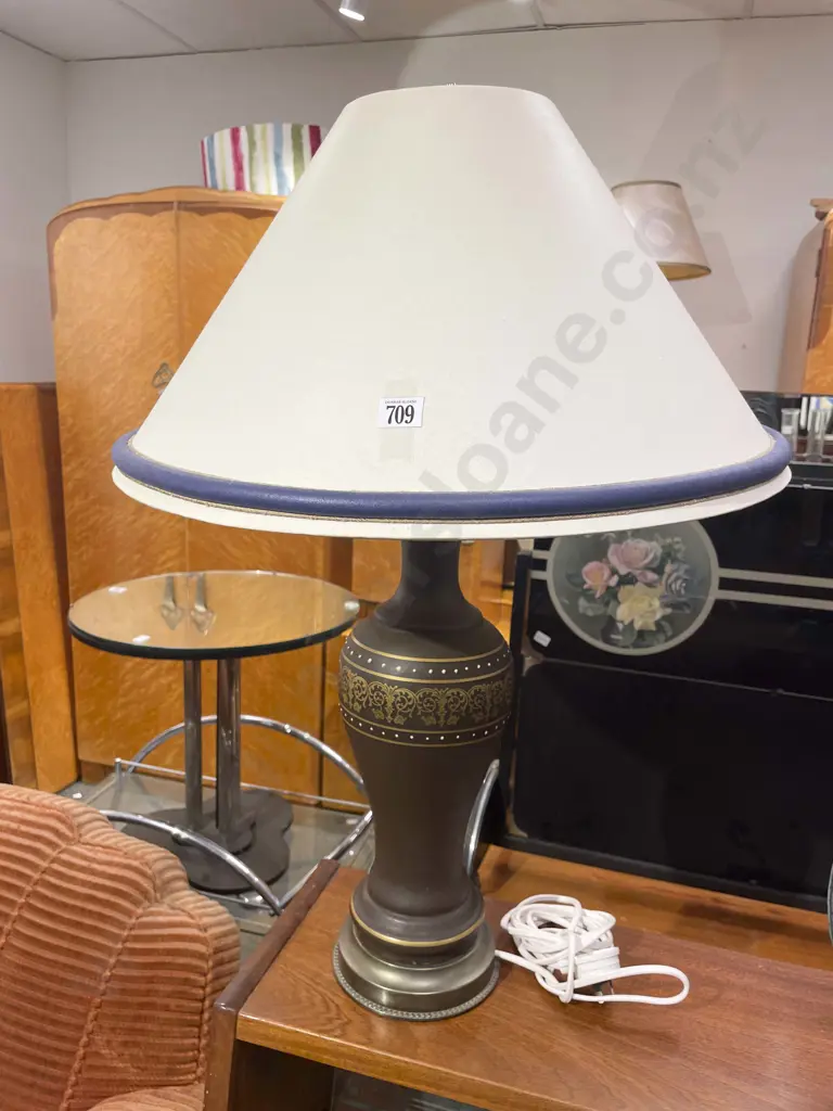 Italian Vase Form Table Lamp Image 1++